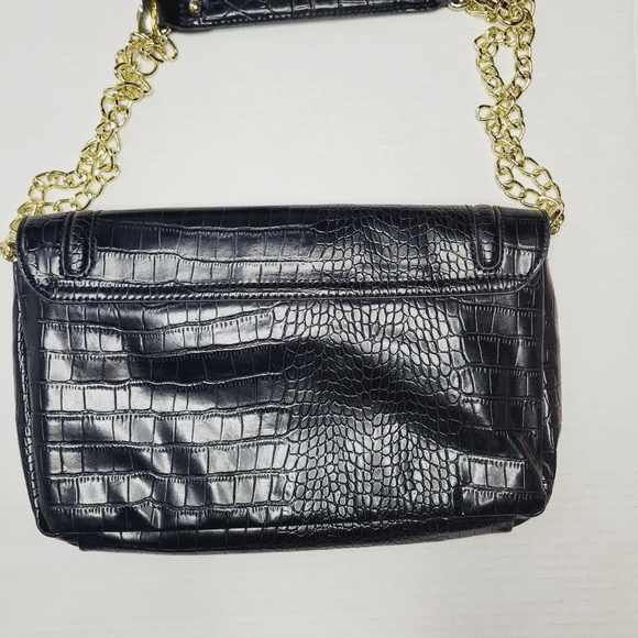 Steve Madden Shoulder Bag Black Gold Snake Embossed Patent Leather Hardware - Picture 2 of 9